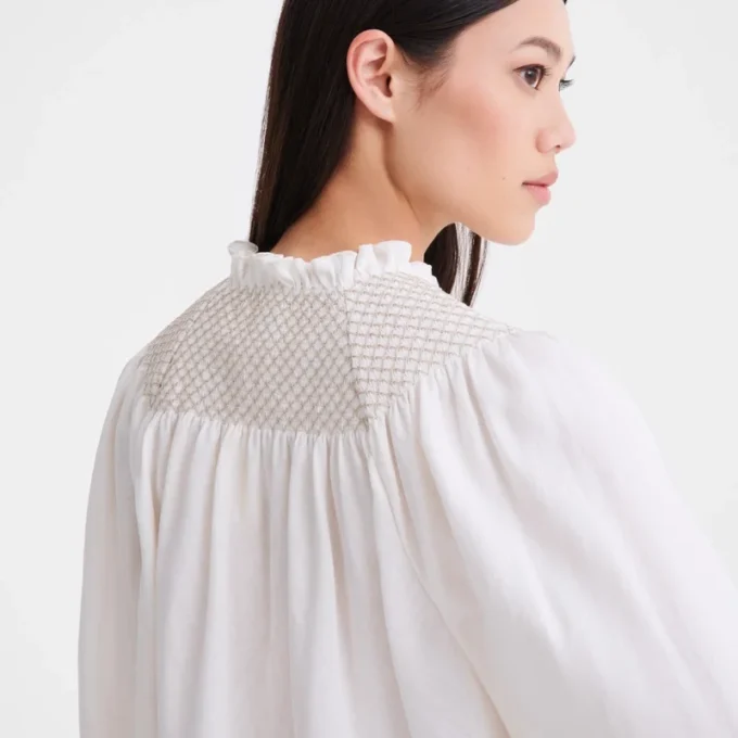Ecru – Smocked veil Blouse