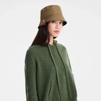 Reversible bucket hat