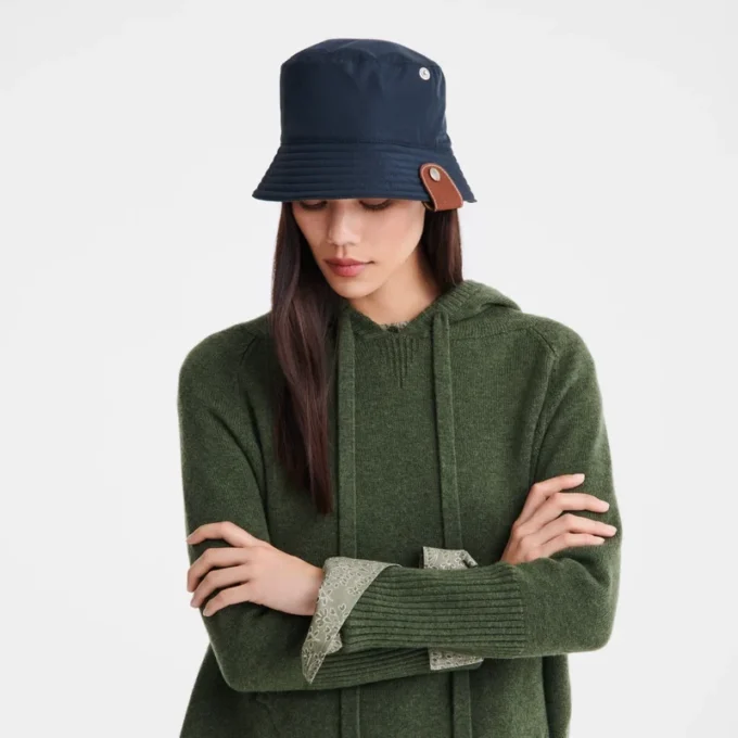 Reversible bucket hat