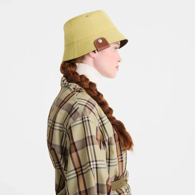 Reversible bucket hat