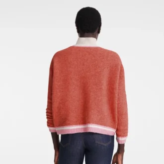 Round collar jumper