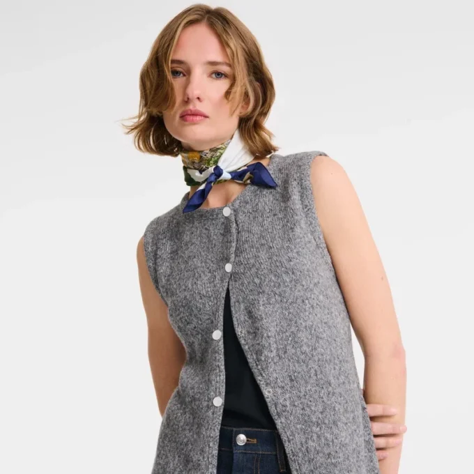 Sleeveless cardigan